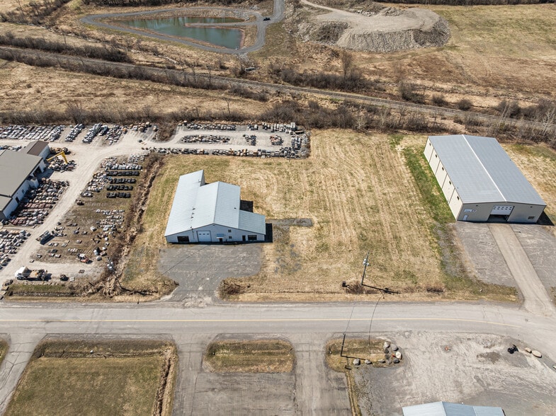 More Photos Of 19 Terry Fox Dr, Vankleek Hill Manufacturing For Sale