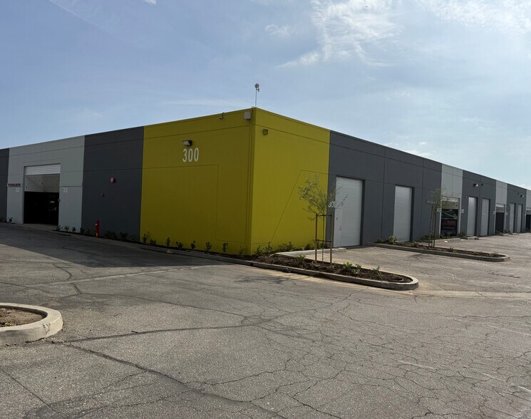 More Photos Of 2300 S Reservoir St, Pomona Warehouse For Lease
