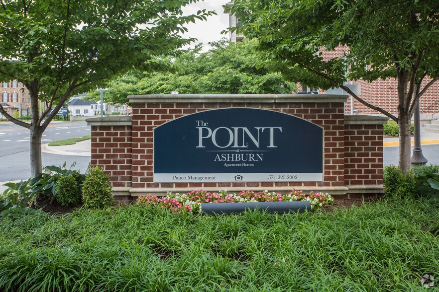 More Photos Of Mooreview Pky @ Loudoun County Pky, Ashburn Unknown For Lease