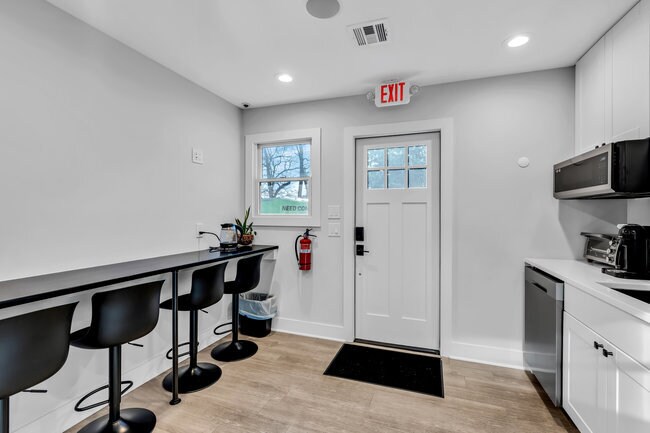 More Photos Of 184 Chambersbridge Rd, Brick Medical For Sale