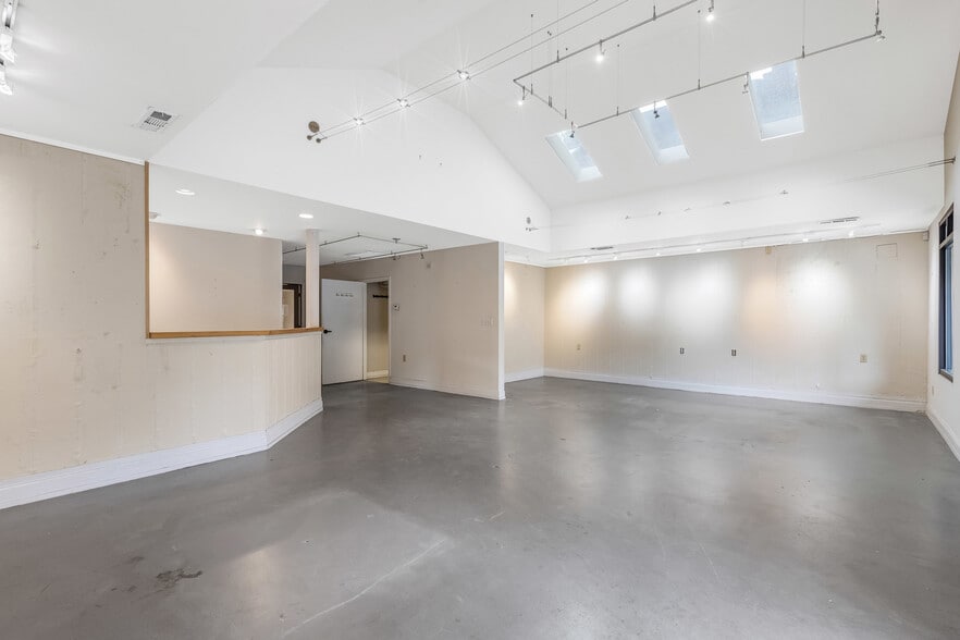 More Photos Of 478 Boulevard SE, Atlanta General Retail For Lease