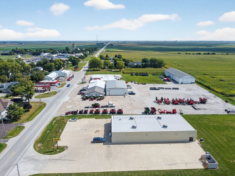 More Photos Of 105 E Falcon Hwy, Flanagan General Retail For Sale