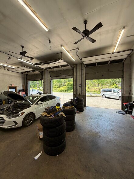 More Photos Of 6501 Crain Hwy, Bowie Auto Dealership For Lease