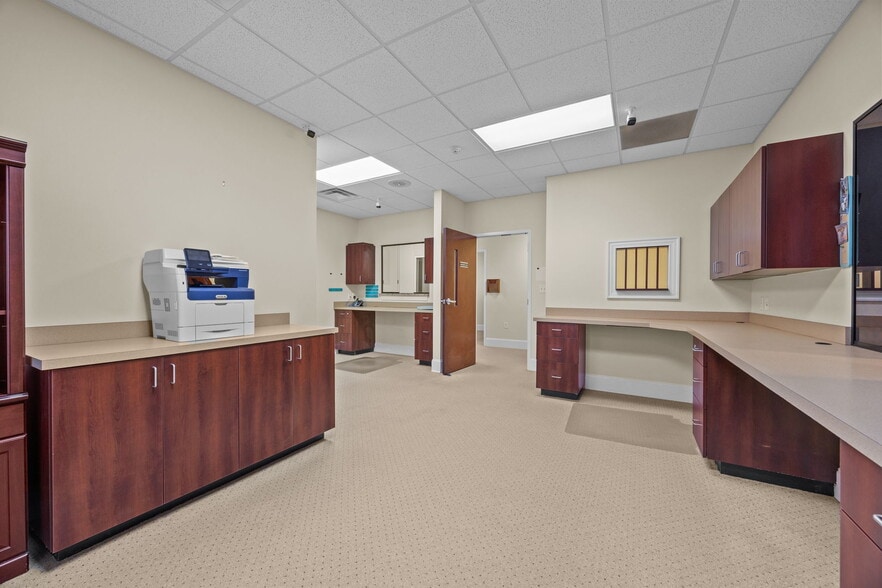 More Photos Of 2223 Hemby Ln, Greenville Medical For Sale