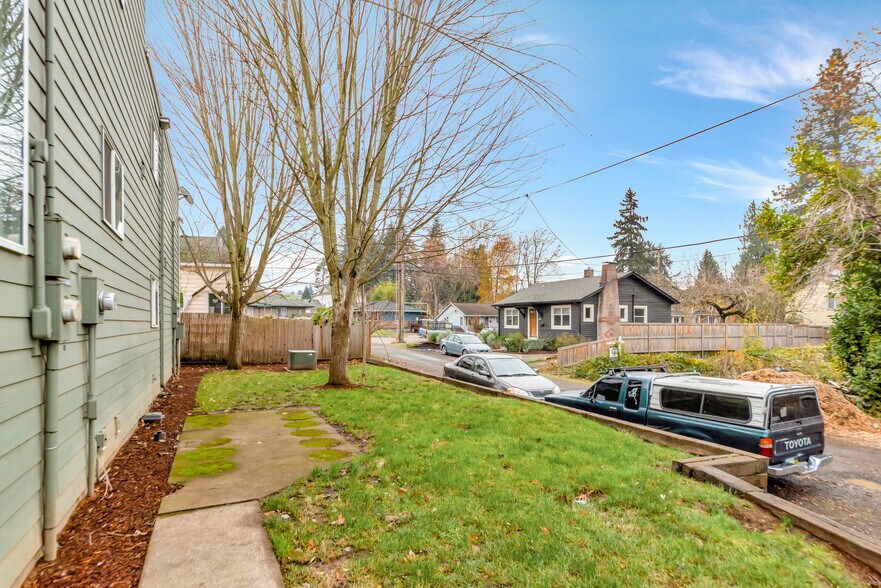 More Photos Of 8415 N Fessenden St, Portland Apartments For Sale