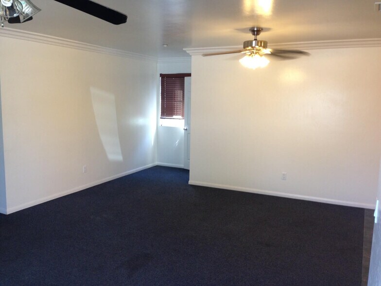 More Photos Of 8545-49 Winter Gardens Blvd, Lakeside Apartments For Sale