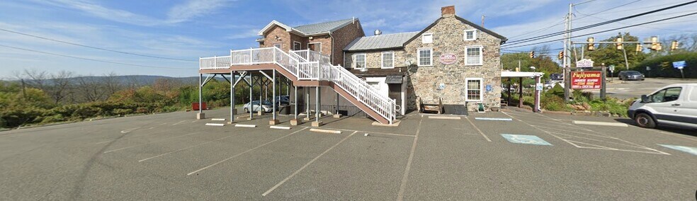 More Photos Of 1495 Farmington Ave, Pottstown General Retail For Sale