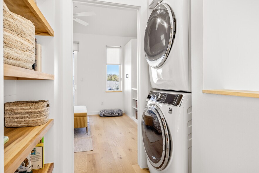 More Photos Of 1911 Dutton Dr, San Marcos Office Residential For Sale