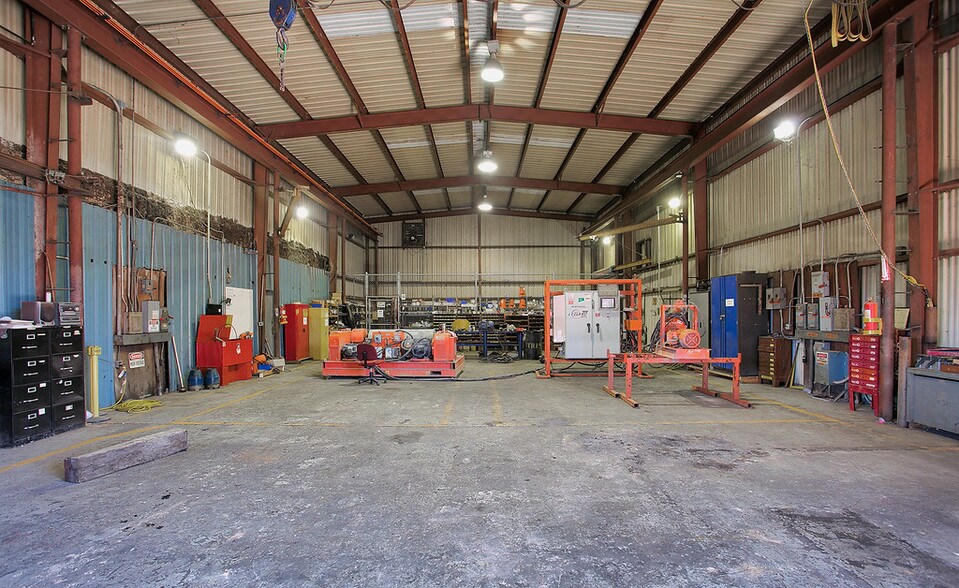 More Photos Of 6031 Fm 2767, Tyler Warehouse For Sale