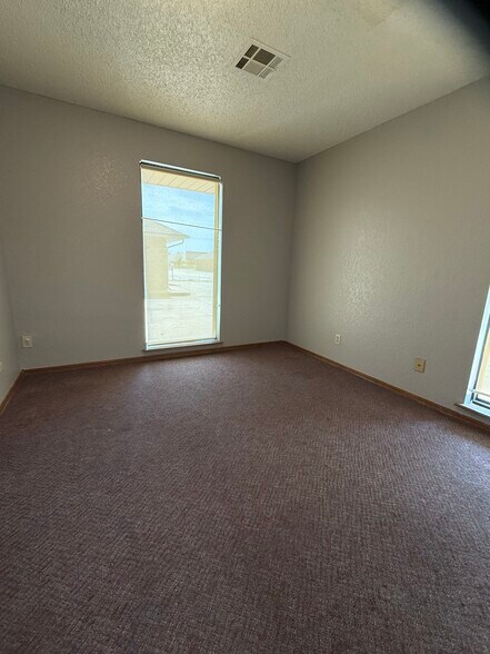 More Photos Of 8801 S Olie Ave, Oklahoma City Office For Lease