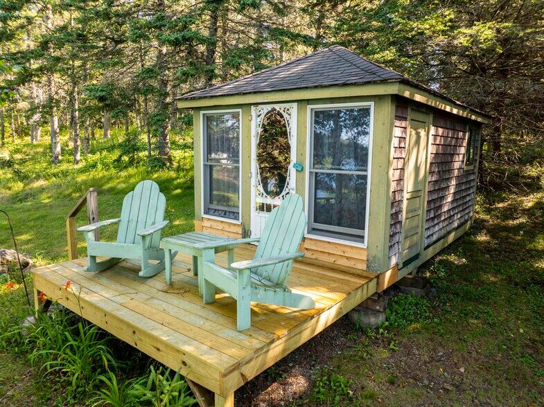 More Photos Of 54 Toll Bridge Rd, Eastport Hotel For Sale