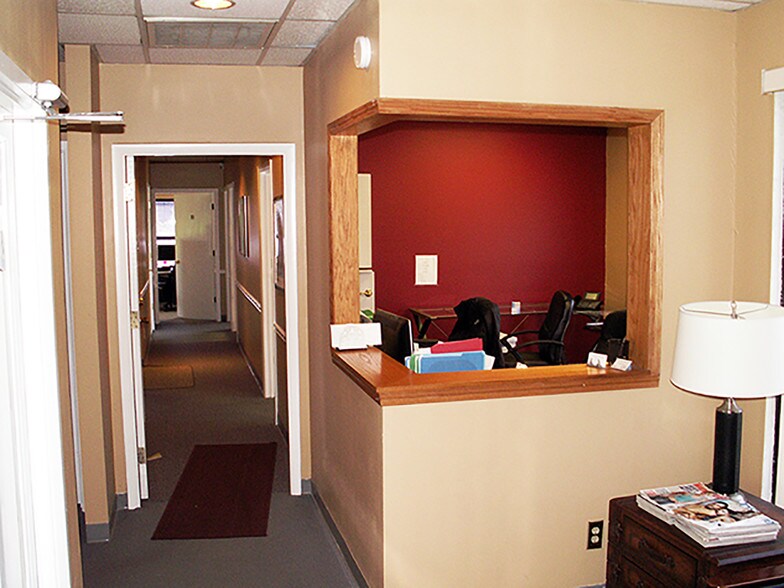 More Photos Of 5267 Greenwich Rd, Virginia Beach Office For Sale