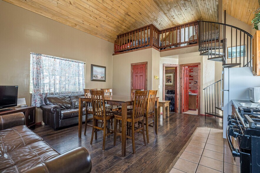 More Photos Of 21221 Baron Lake Dr, Cedaredge Hotel For Sale