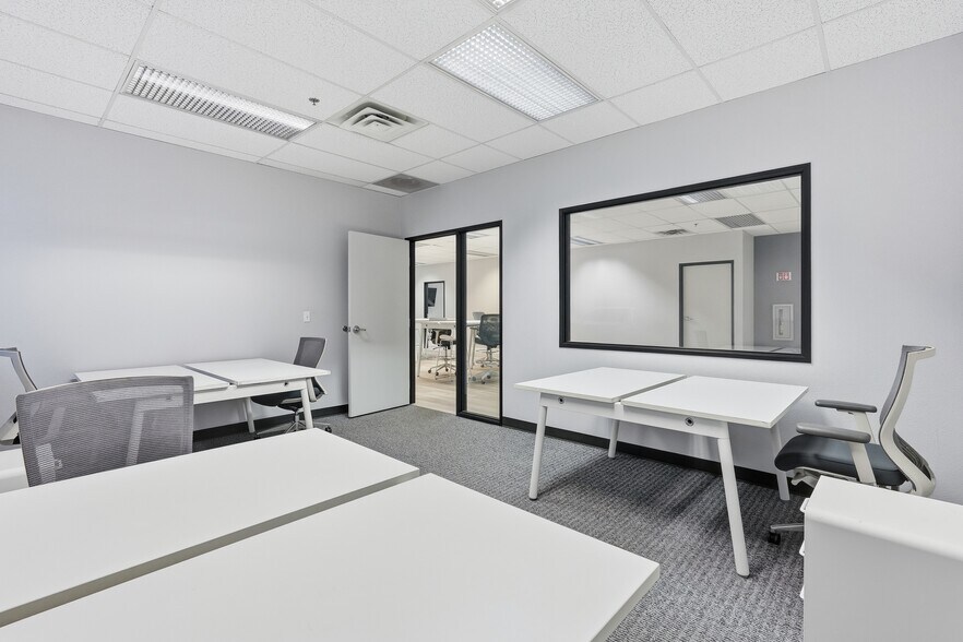 More Photos Of 3401 E Harbour Dr, Phoenix Light Manufacturing For Lease