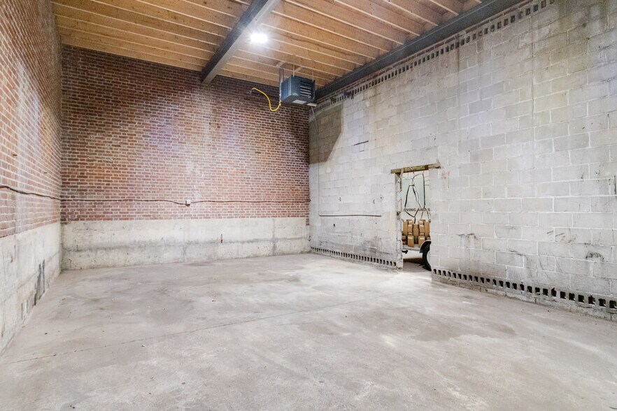 More Photos Of 900-912 Baltic Ave, Baltimore Warehouse For Sale