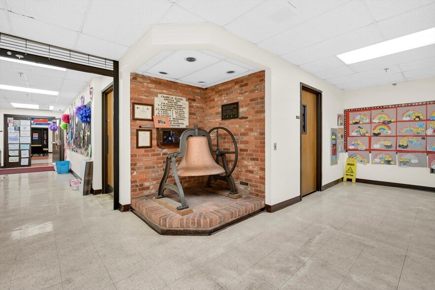More Photos Of 855 Lincoln Ave, Northampton Office For Sale