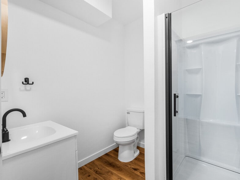 More Photos Of 525 SW 4th Ave, Canby Apartments For Sale