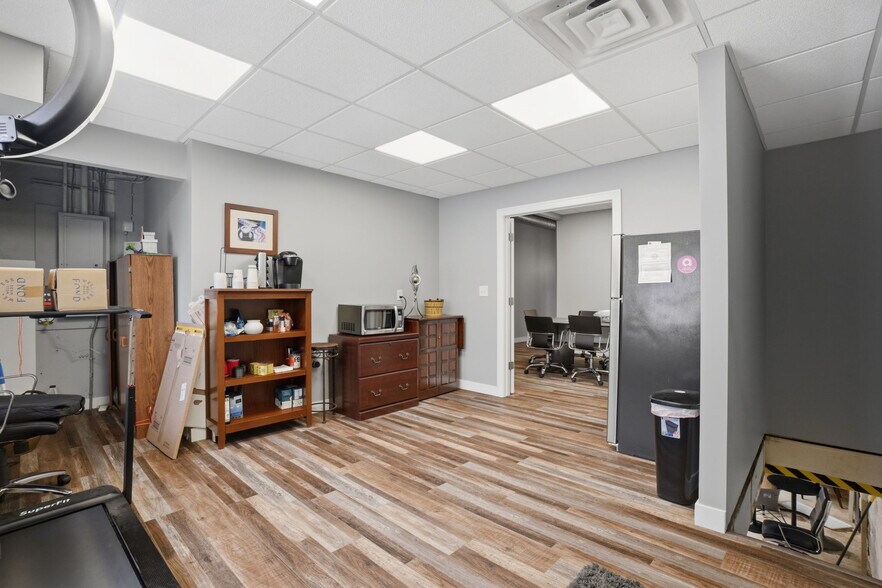 More Photos Of 4126 E Erie St, Willoughby Office For Sale