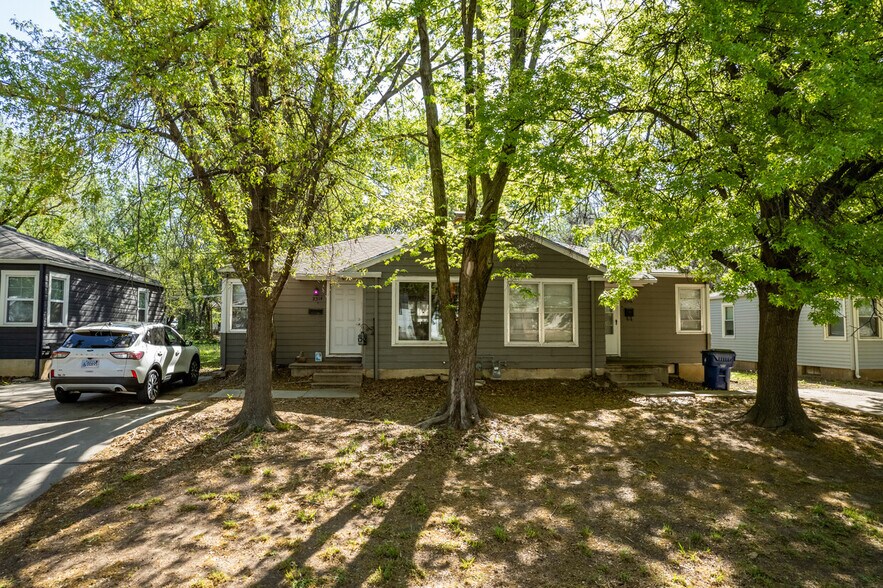 More Photos Of 2302 S Broadview St, Wichita Apartments For Sale