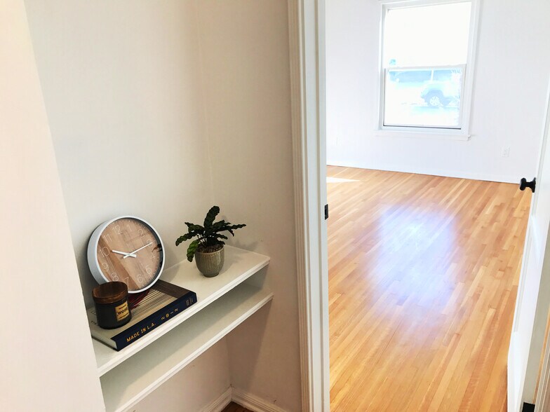 More Photos Of 1257 S Cloverdale Ave, Los Angeles Apartments For Sale
