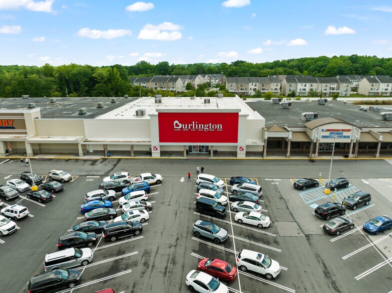 More Photos Of 91-290 University Plz, Newark Unknown For Lease