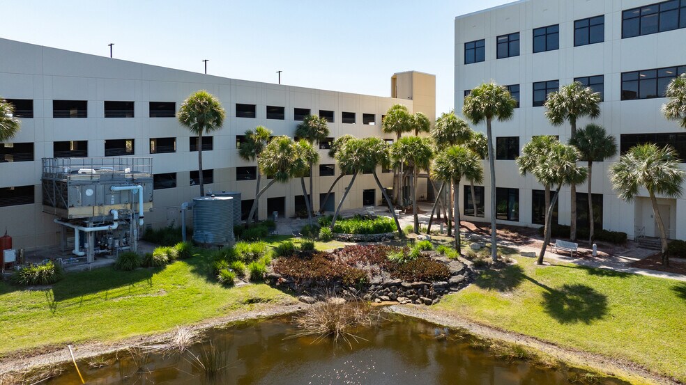 More Photos Of 1641 Worthington Rd, West Palm Beach Office For Lease