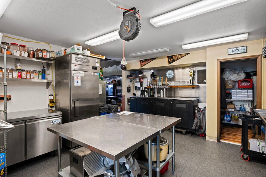 More Photos Of 352 E Hood Ave, Sisters General Retail For Sale