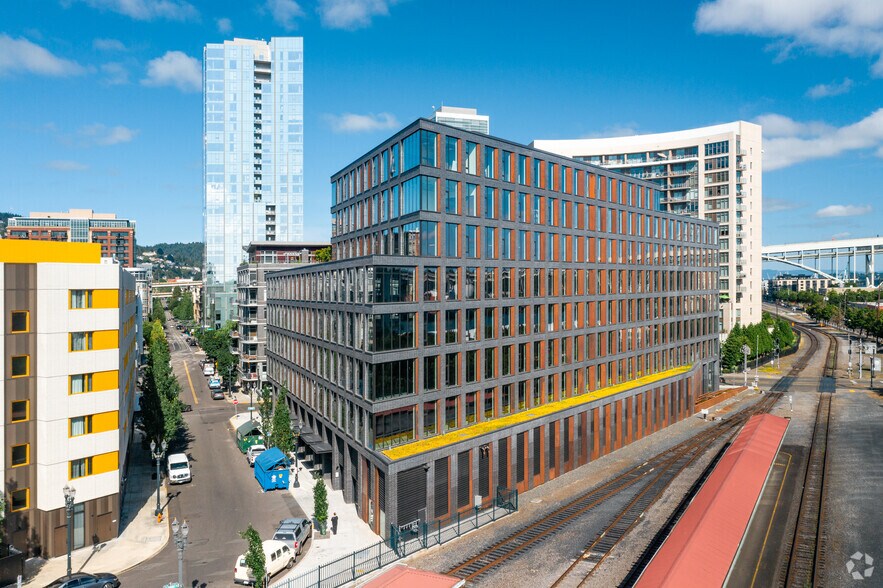 More Photos Of 1250 NW 9th Ave, Portland Office For Lease