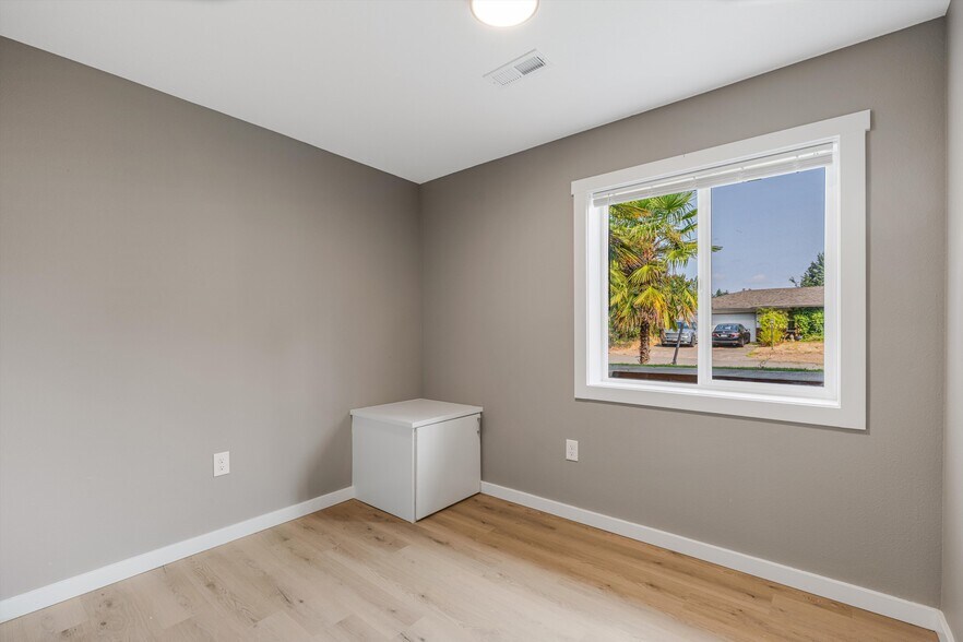 More Photos Of 2706 SE Spruce St, Hillsboro Healthcare For Sale