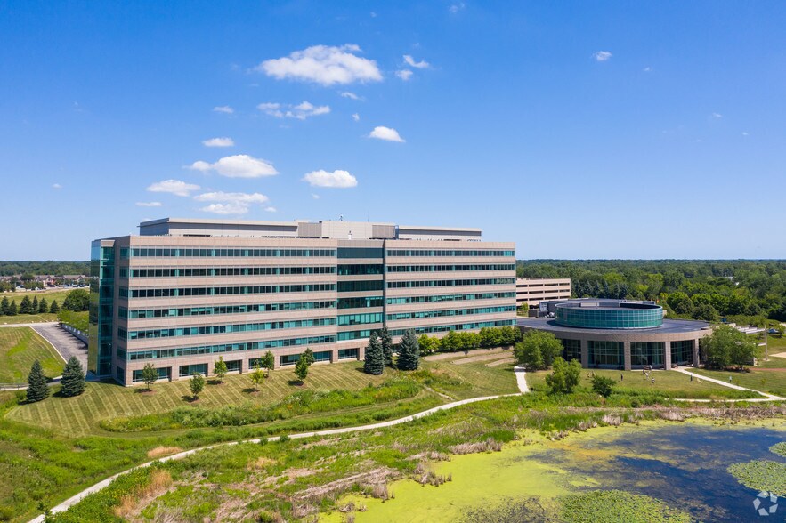 More Photos Of 21440 Lake Cook Rd, Deer Park Office For Lease