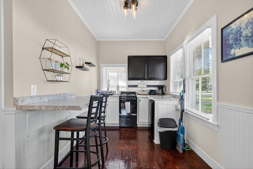 More Photos Of 765 3rd Ave, Welaka Restaurant For Sale