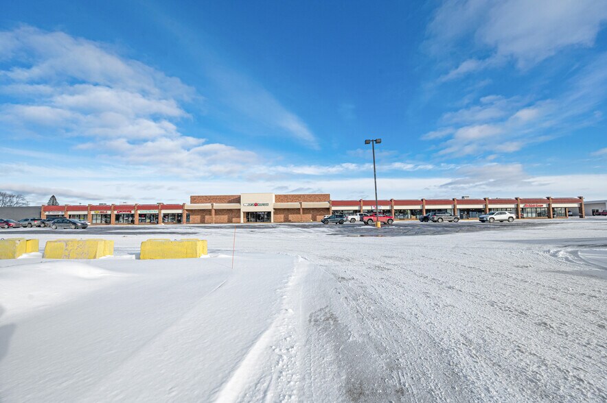 Primary Photo Of 1550 N Mitchell St, Cadillac General Retail For Lease