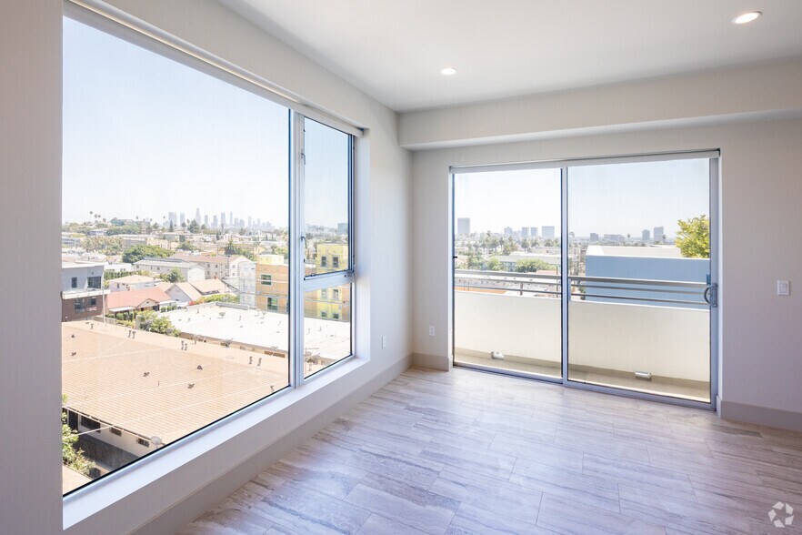 More Photos Of 4864 Melrose Ave, Los Angeles Apartments For Lease