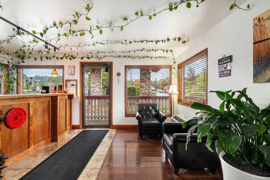 More Photos Of 122 SW Interstate Ave, Chehalis Hotel For Sale