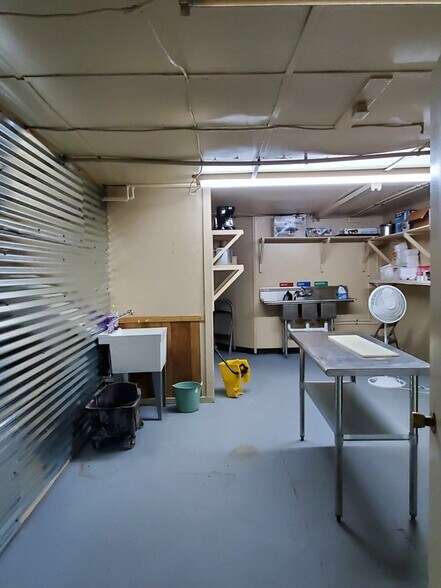 More Photos Of 8717 KY Highway 7, Viper Supermarket For Sale