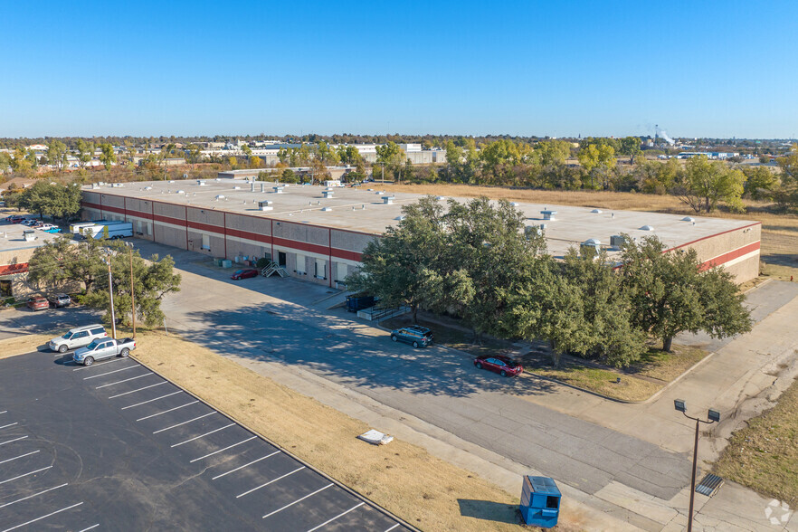 Primary Photo Of 306 N Meridian Ave, Oklahoma City Distribution For Lease