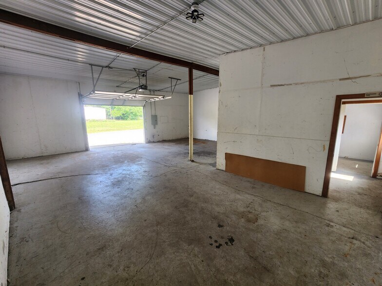More Photos Of 1230 Jackson St, Columbus Warehouse For Lease