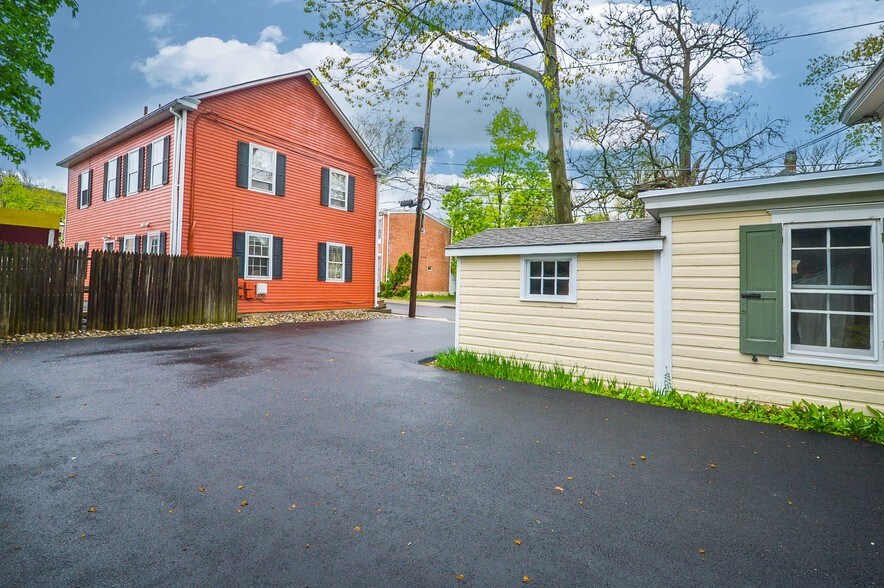 More Photos Of 69 E Oakland Ave, Doylestown Office For Sale