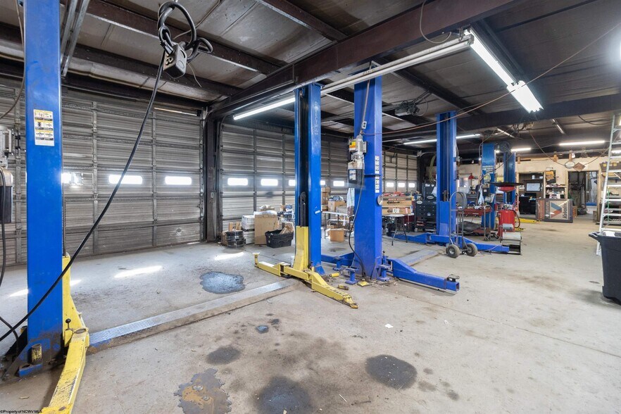 More Photos Of 109 Lodgeville Rd, Bridgeport Auto Repair For Sale