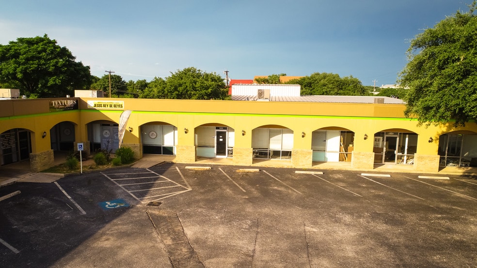 More Photos Of 3203 Nacogdoches Rd, San Antonio Unknown For Lease