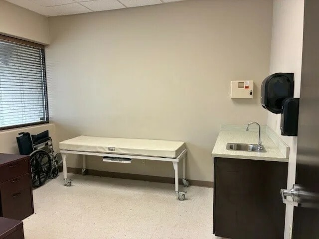 More Photos Of 12516 N May Ave, Oklahoma City General Retail For Lease