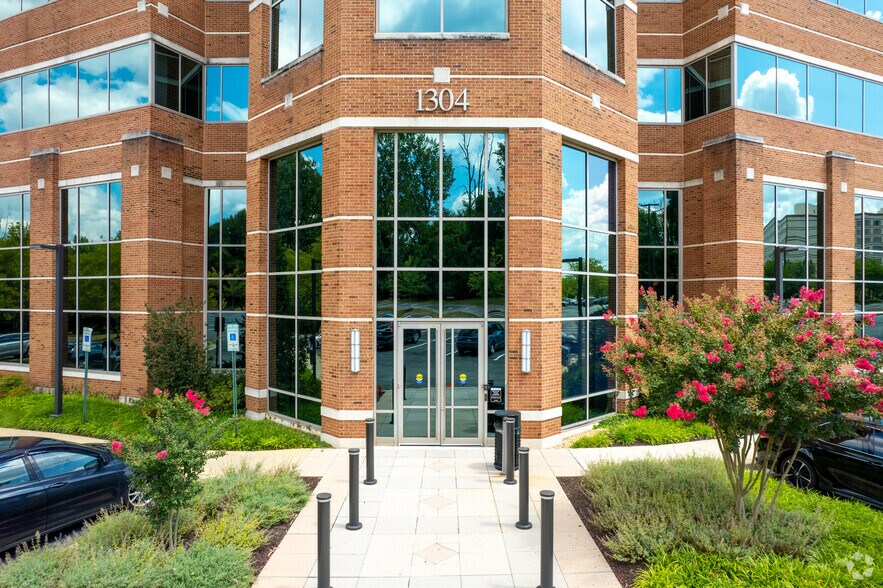 More Photos Of 1302 Concourse Dr, Linthicum Unknown For Lease