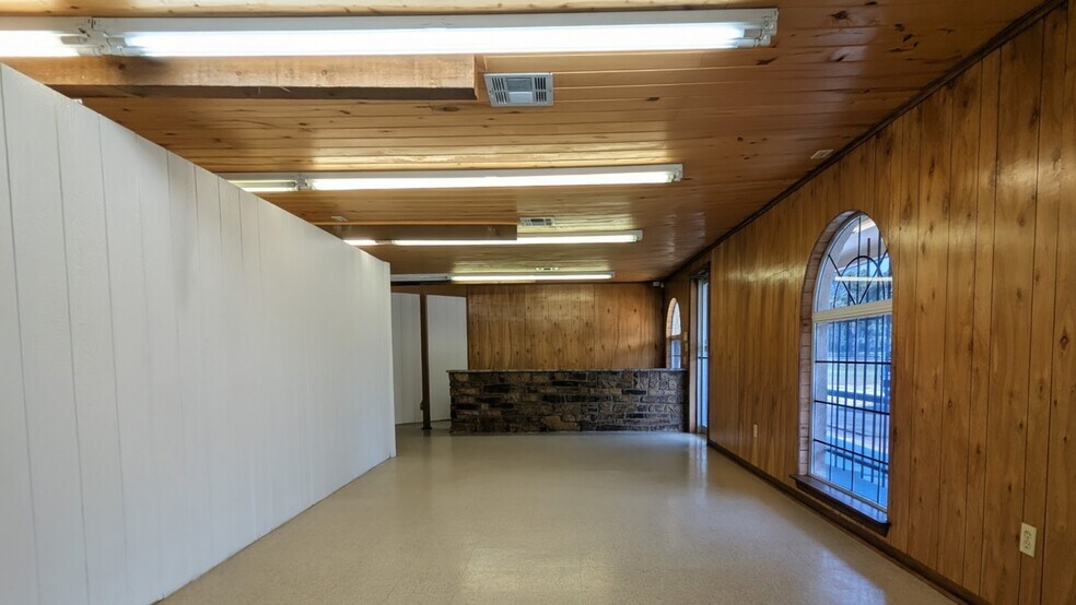More Photos Of 5733 Highway 69 S, Kountze Freestanding For Sale