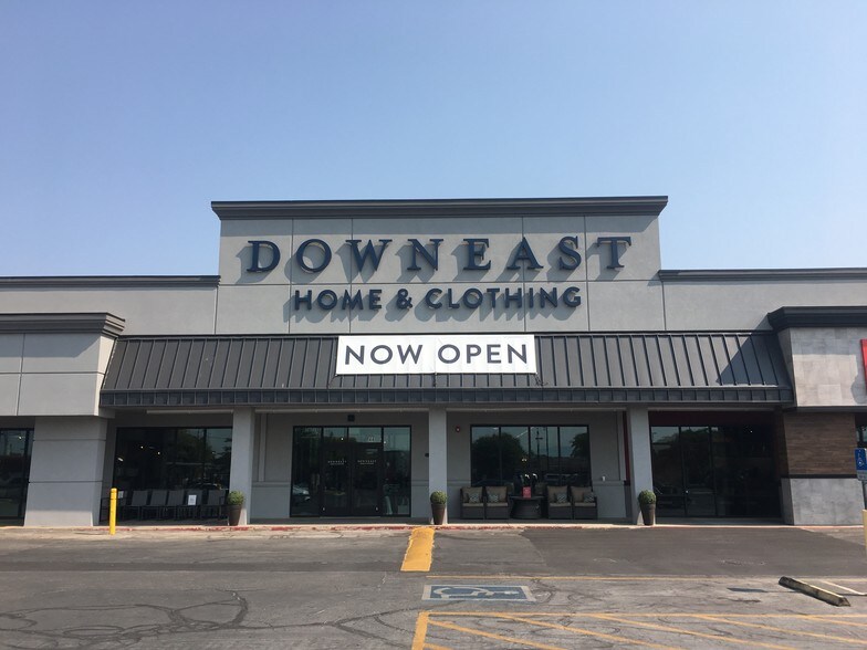 More Photos Of 135-175 N State St, Orem Unknown For Lease