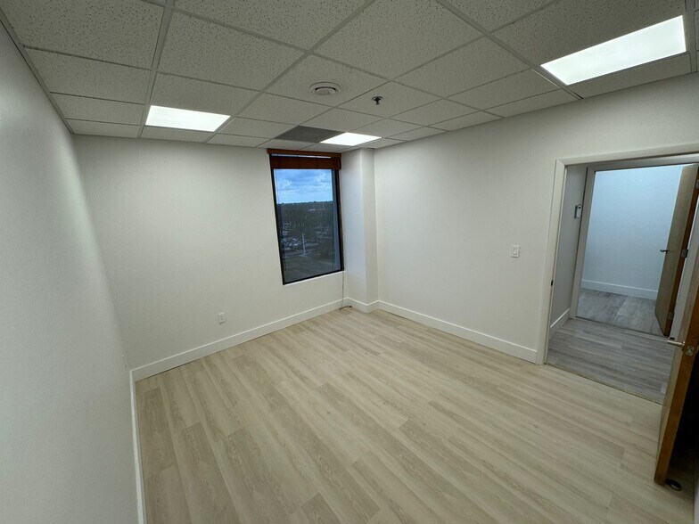 More Photos Of 12550 Biscayne Blvd, North Miami Medical For Sale