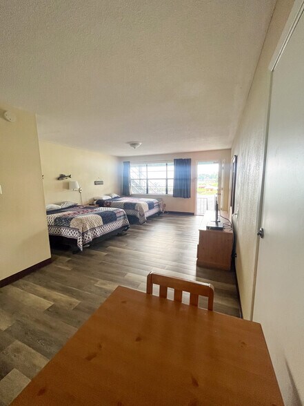 More Photos Of 371 Navaho Trl, Onalaska Hotel For Sale