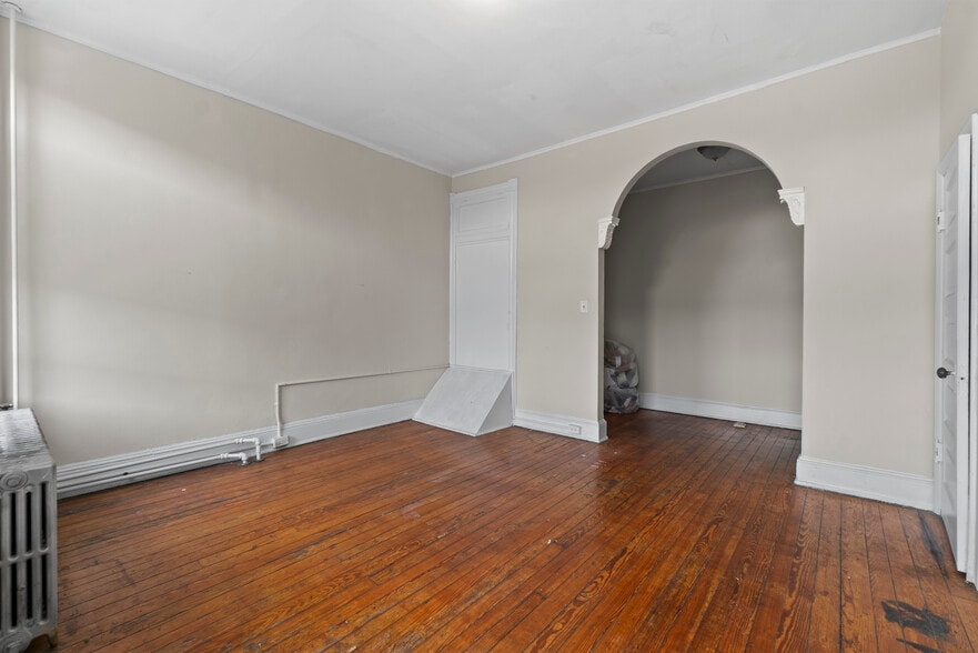 More Photos Of 28 E 25th St, Baltimore Storefront Retail Residential For Sale