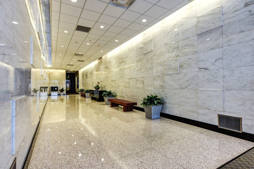 More Photos Of 607 Market St, Knoxville Office For Lease