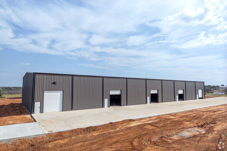 More Photos Of 11571 Blacksand Dr, Edmond Unknown For Lease