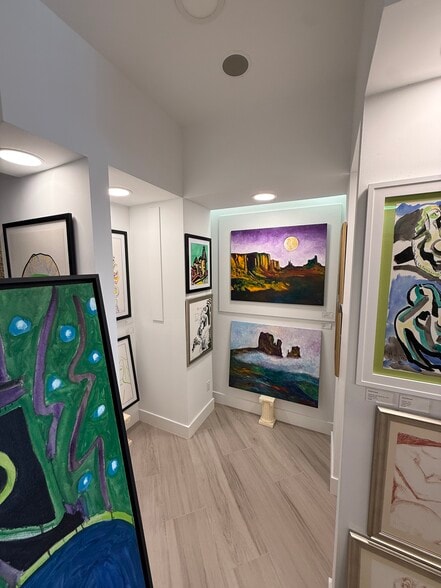 More Photos Of 374 13th Ave S, Naples General Retail For Lease